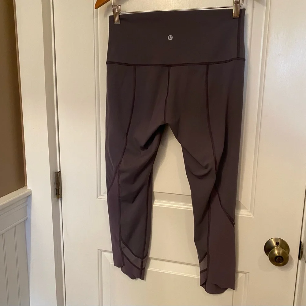 LULULEMON PANTS LEGGINGS CAPRI CROPPED GRAY SHEER SCALLOP HEM SIZE 10